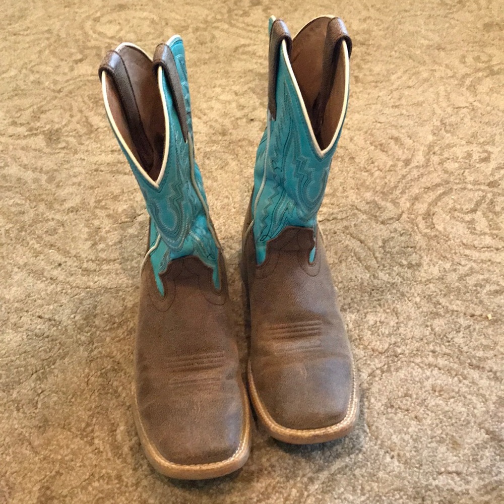 Ariat cowboy boots